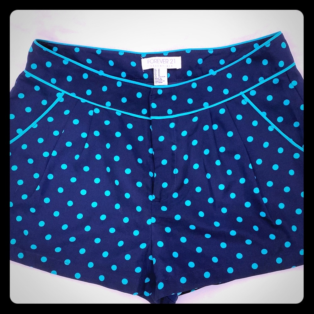 Forever 21 flowy dress shorts with pockets!